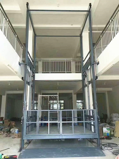 導(dǎo)軌式升降平臺(tái)(圖2) 導(dǎo)軌式升降平臺(tái)(圖2)